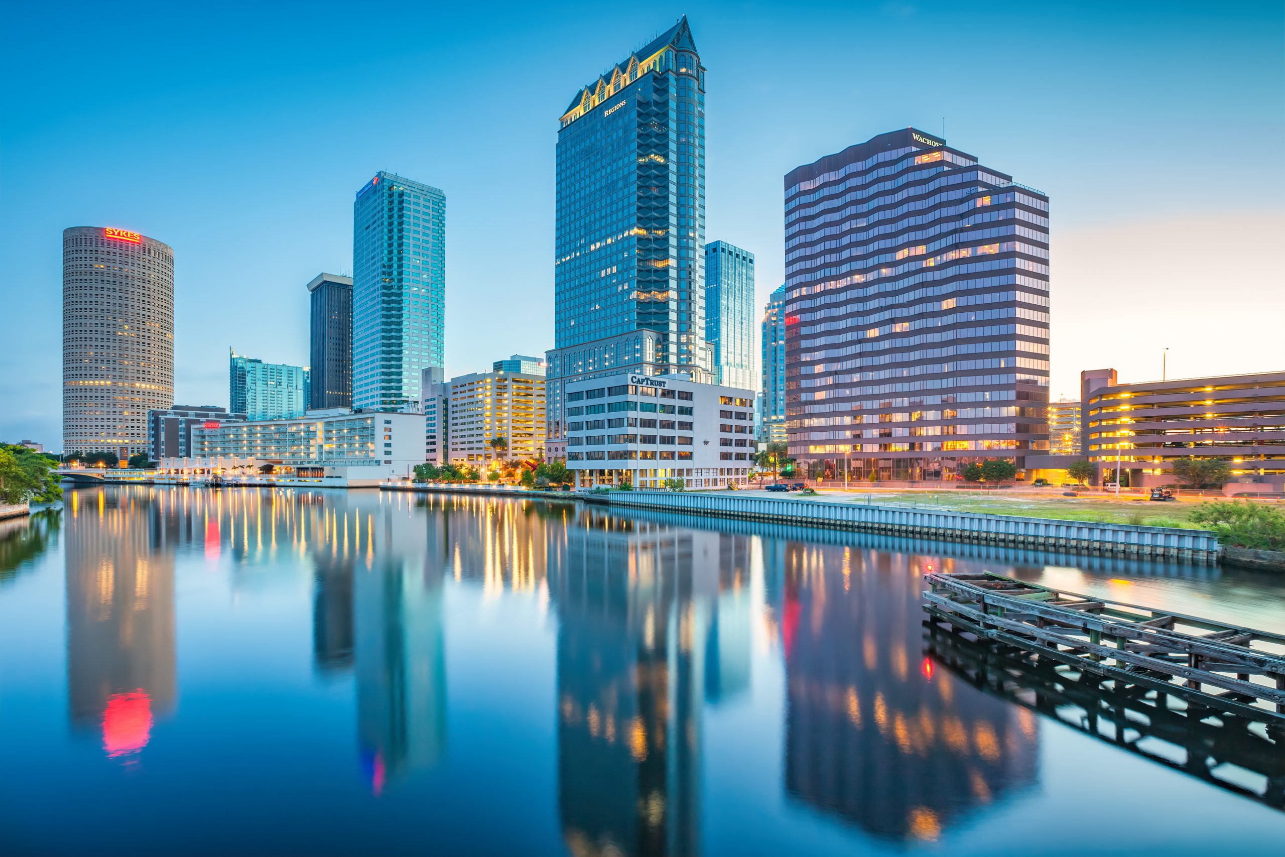 Luxury waterfront condos for sale in Tampas Westshore Marina District, 