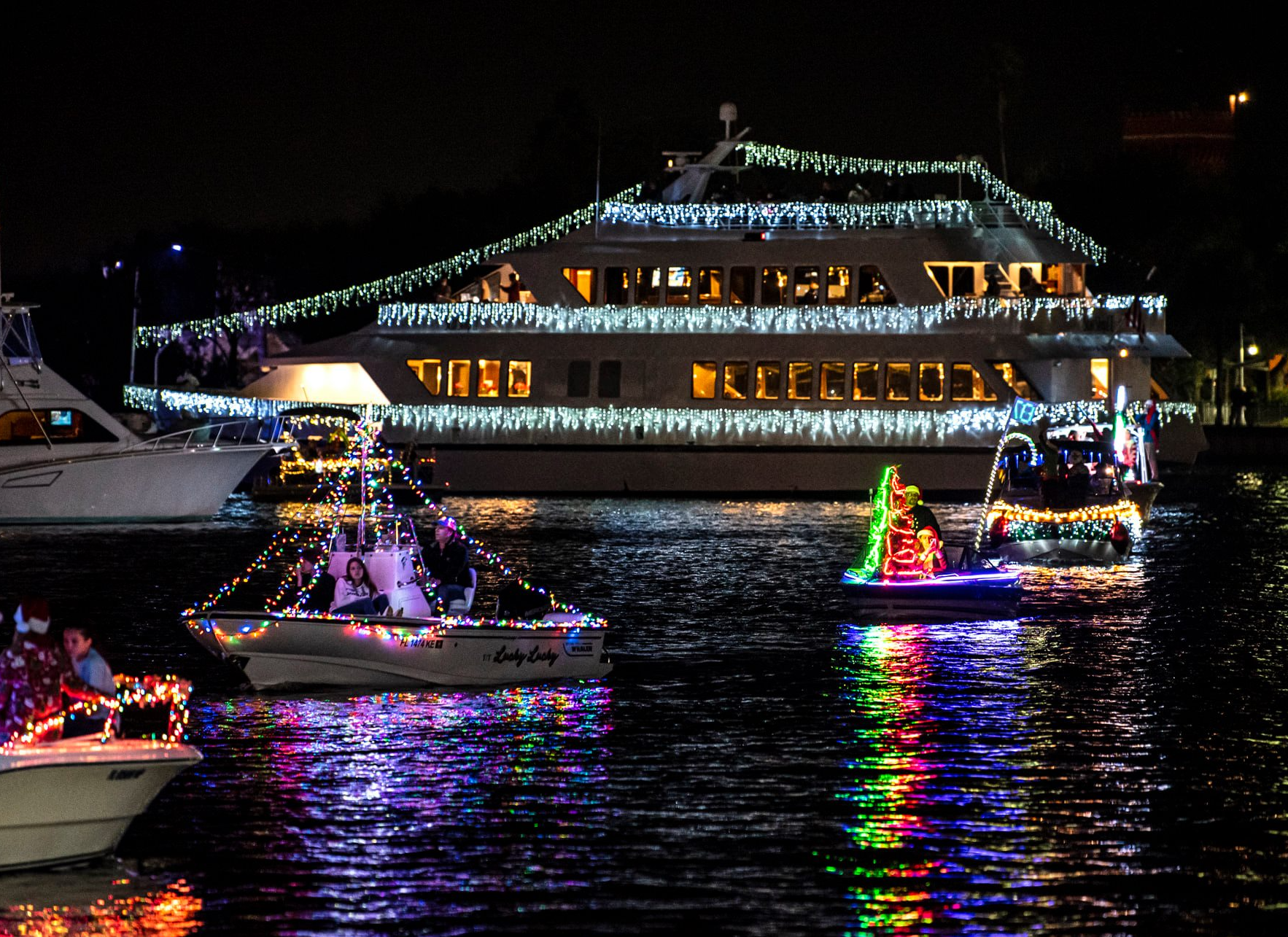 Tampa Bay Boating Events: Seasonal Celebrations + Boat Shows