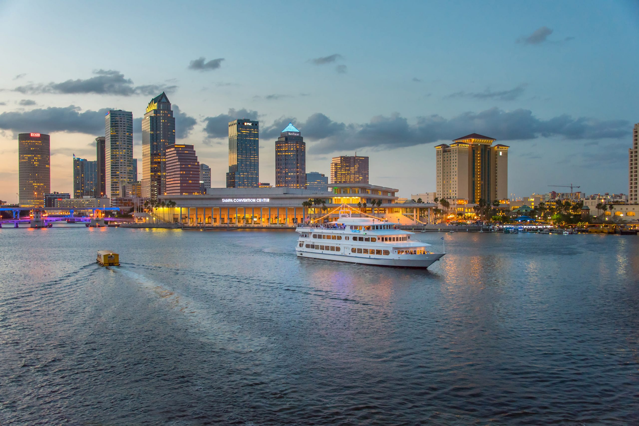 boat cruise